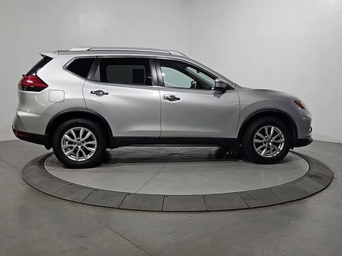 Used 2017 Nissan Rogue SV w/ SV Premium Package AWD/4WD image 7