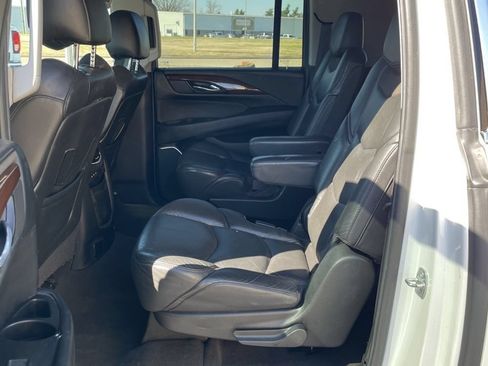 Used 2020 Cadillac Escalade ESV Premium Luxury AWD/4WD image 15