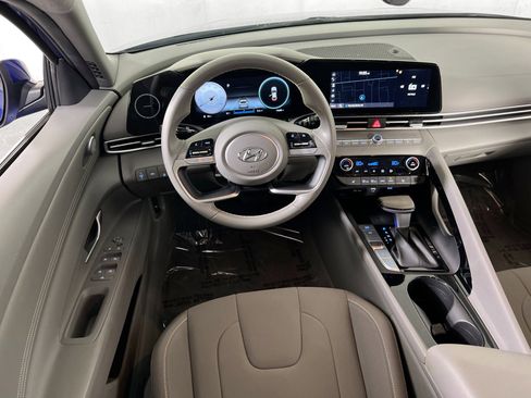 Used 2023 Hyundai Elantra SEL w/ Convenience Package image 23