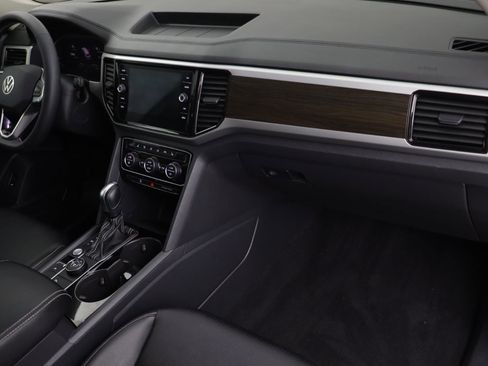 Used 2023 Volkswagen Atlas SE w/ Panoramic Sunroof Package image 19