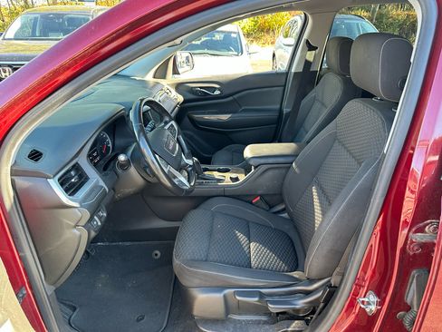 Used 2018 GMC Acadia SLE image 10