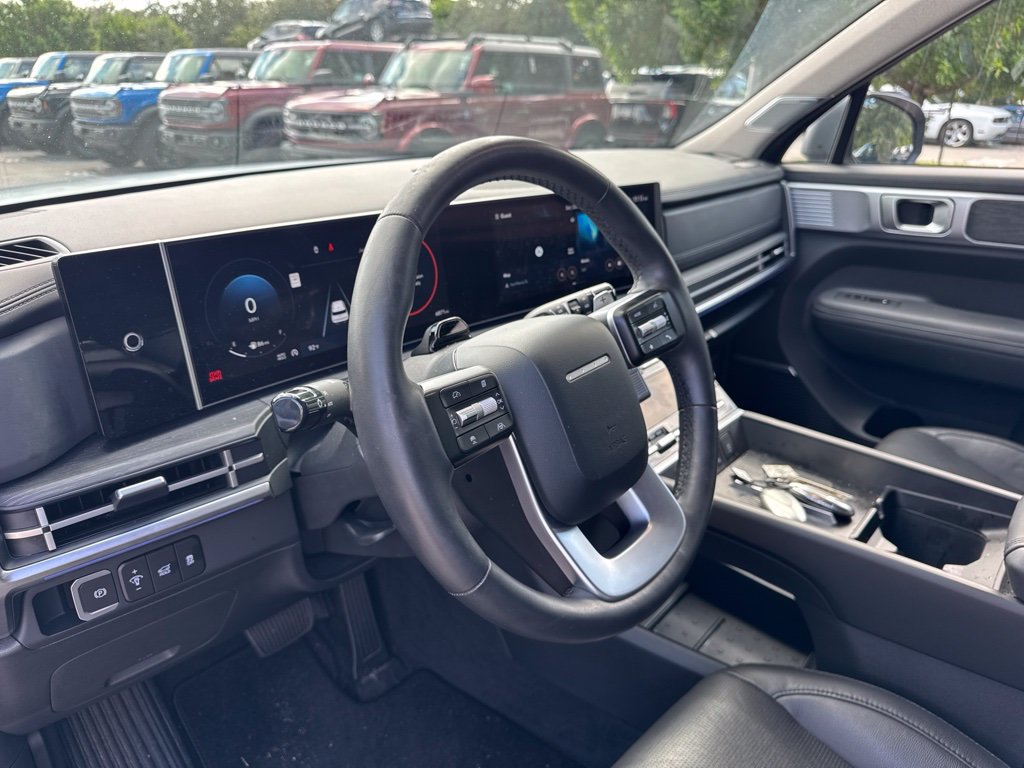 Used 2025 Hyundai Santa Fe Limited FWD image 9