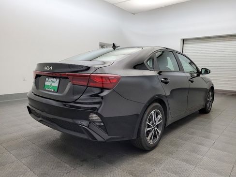 Used 2022 Kia Forte LXS w/ LXS Technology Package image 9