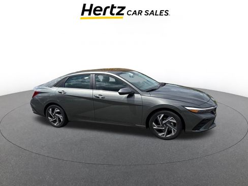 Used 2025 Hyundai Elantra SEL FWD image 1