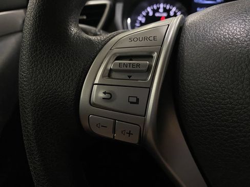 Used 2015 Nissan Rogue SV FWD image 10