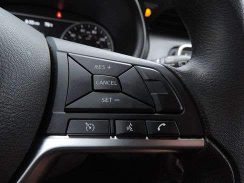 Used 2019 Nissan Kicks SV image 27