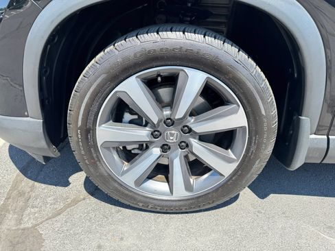 Used 2023 Honda Pilot Touring image 9