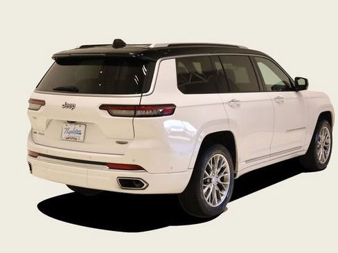 Used 2023 Jeep Grand Cherokee L Summit w/ Luxury Tech Group V AWD/4WD image 6