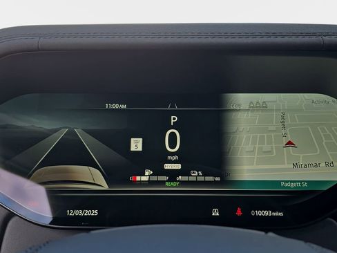 Certified 2025 Land Rover Range Rover SE image 20