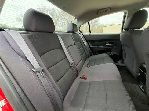 Used 2015 Chevrolet Cruze LT FWD image 17