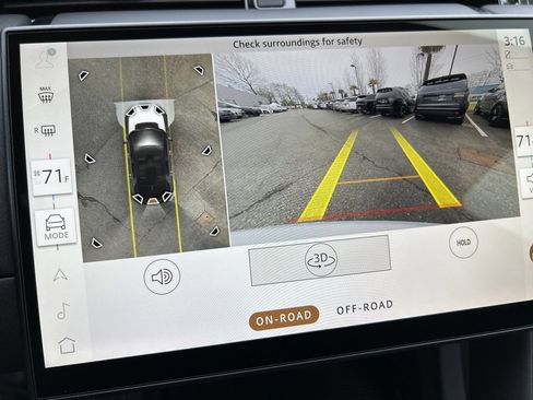 New 2025 Land Rover Discovery Sport S image 26