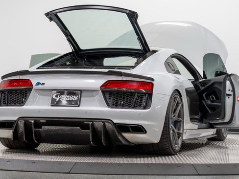 Used 2017 Audi R8 V10 plus w/ Full Leather Package image 43