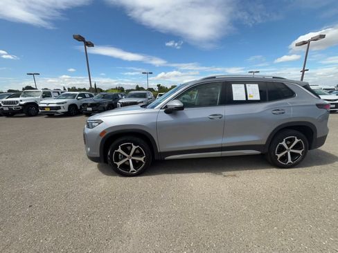 Used 2026 Volkswagen Tiguan SE AWD/4WD image 8