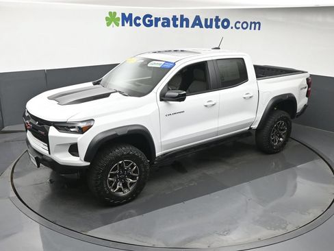 Used 2025 Chevrolet Colorado ZR2 w/ Technology Package AWD/4WD image 25