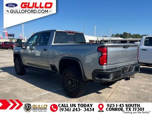 Used 2025 Chevrolet Silverado 2500 ZR2 w/ Technology Package AWD/4WD image 5
