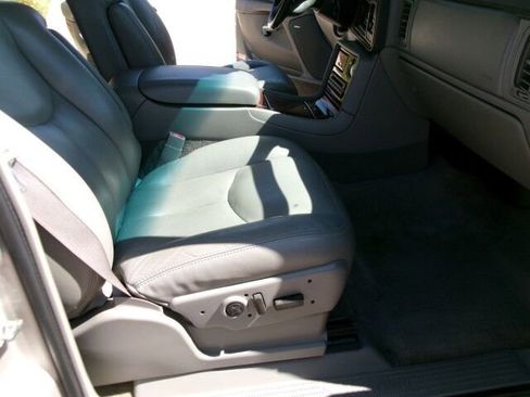 Used 2005 Cadillac Escalade 2WD image 21