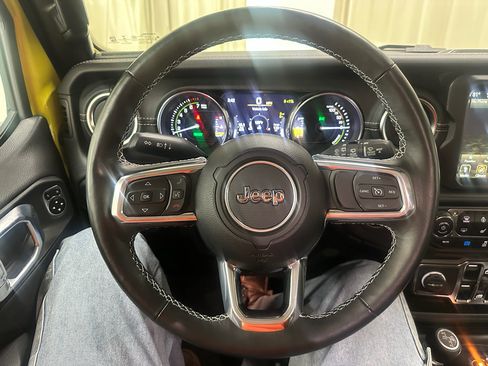 Used 2023 Jeep Wrangler Sahara w/ Cold Weather Group AWD/4WD image 25