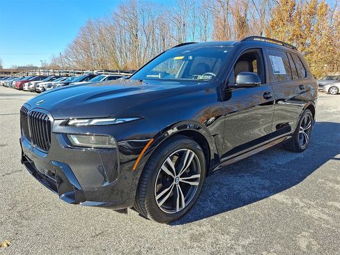 Used 2023 BMW X7 xDrive40i w/ M Sport Package image 3