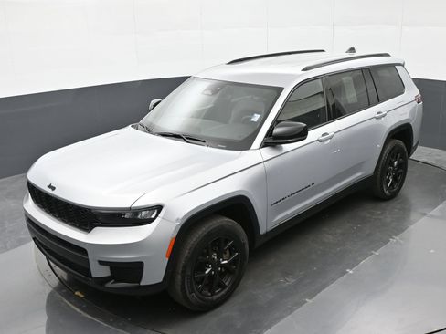 Used 2024 Jeep Grand Cherokee L Laredo AWD/4WD image 44
