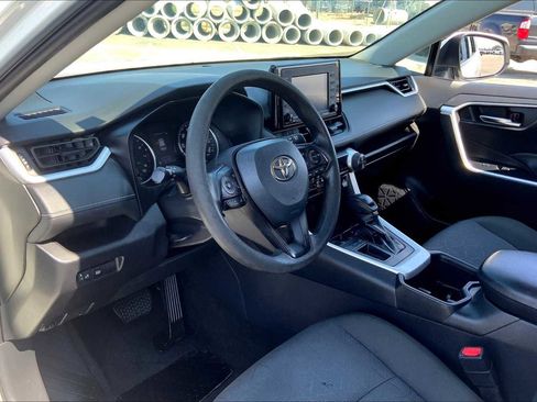 Used 2022 Toyota RAV4 XLE FWD image 17