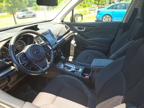 Used 2024 Subaru Forester Premium AWD/4WD image 2