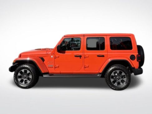 Used 2018 Jeep Wrangler Unlimited Sahara AWD/4WD image 2