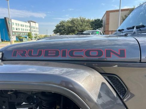 Used 2022 Jeep Gladiator Rubicon w/ Trailer Tow Package AWD/4WD image 8