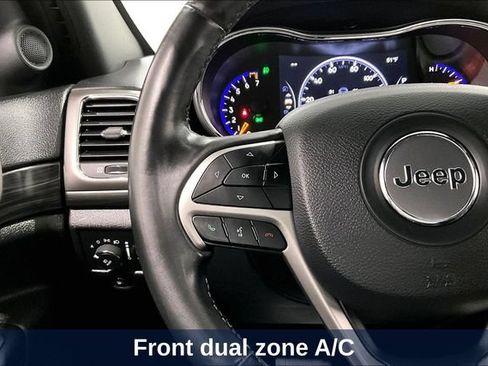 Used 2020 Jeep Grand Cherokee Laredo AWD/4WD image 15