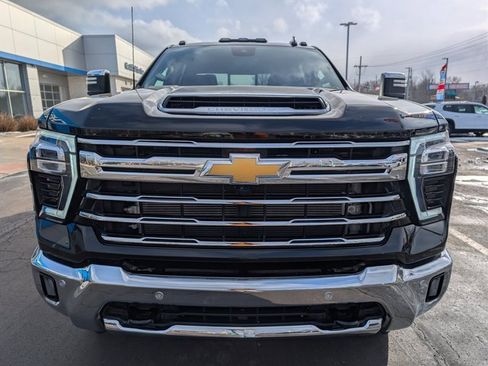 Used 2024 Chevrolet Silverado 3500 LTZ w/ LTZ Plus Package image 8