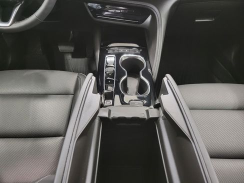 Used 2023 Buick Envision Essence AWD/4WD image 18