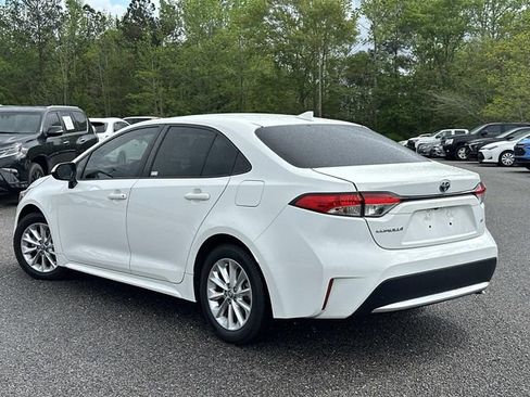 Used 2022 Toyota Corolla LE w/ LE Convenience Package FWD image 9