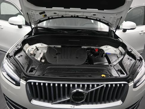 Used 2023 Volvo XC90 B5 Plus AWD/4WD image 17