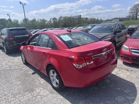 Used 2016 Chevrolet Cruze LT w/ Technology Package FWD image 4