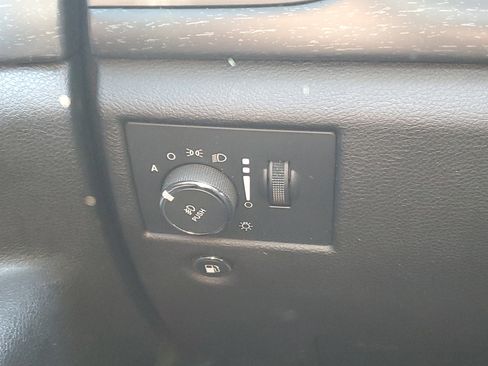 Used 2017 Jeep Grand Cherokee Altitude image 25