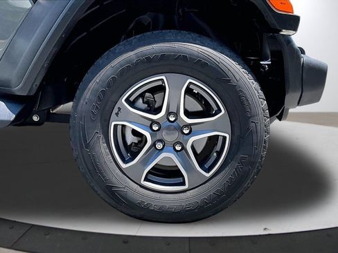 Used 2021 Jeep Wrangler Sport AWD/4WD image 31