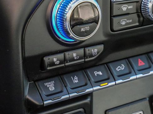 Used 2022 GMC Sierra 3500 Denali w/ Denali Ultimate Package image 37