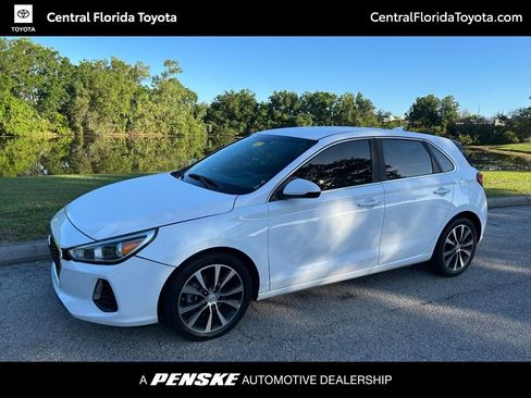 Used 2018 Hyundai Elantra GT image 1