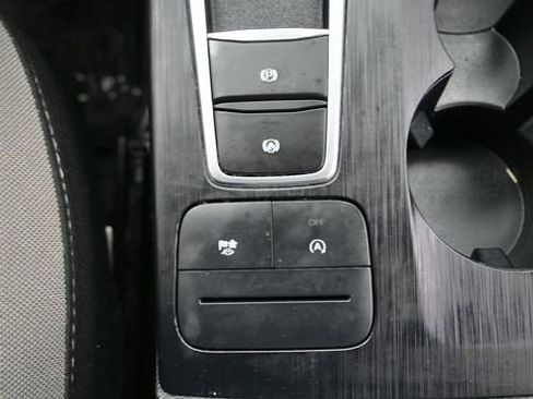Used 2022 Ford Escape SE FWD image 29
