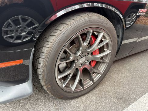 Used 2015 Dodge Challenger SRT w/ Technology Group image 13