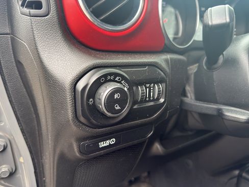 Used 2020 Jeep Gladiator Rubicon image 13