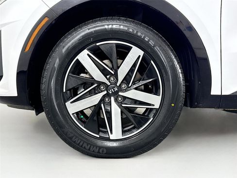 Used 2021 Kia Sorento S w/ Panoramic Sunroof Package FWD image 41