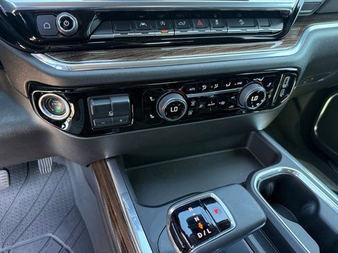 Used 2023 Chevrolet Silverado 1500 RST w/ Z71 Off-Road Package AWD/4WD image 18