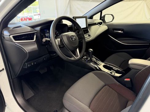 Used 2025 Toyota Corolla SE FWD image 8