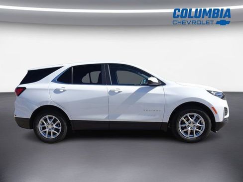 Used 2023 Chevrolet Equinox LT image 2