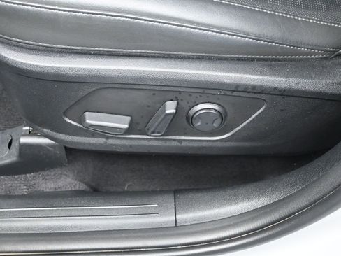 Certified 2024 Kia Sorento EX w/ Panoramic Sunroof Package image 12