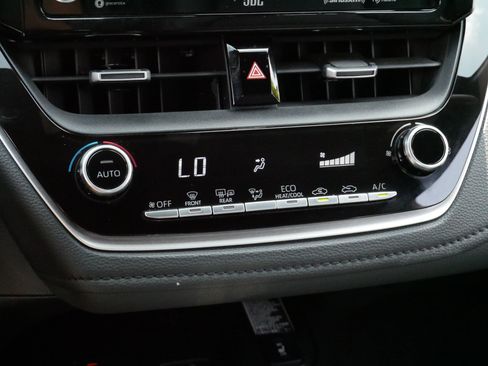 Used 2020 Toyota Corolla XSE FWD image 23