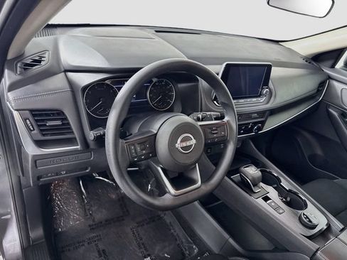 Used 2024 Nissan Rogue S AWD/4WD image 9