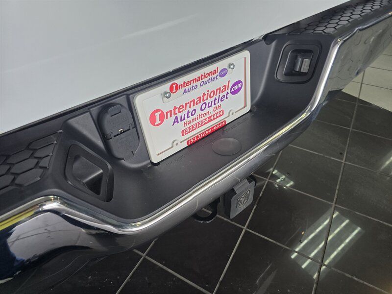 Used 2019 RAM 1500 Tradesman w/ Chrome Appearance Group AWD/4WD image 26