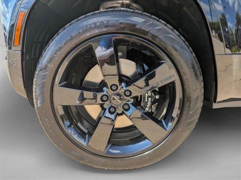 New 2026 Land Rover Defender 110 V8 image 10