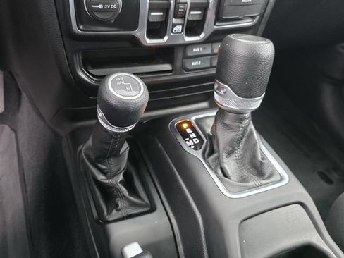 Used 2021 Jeep Gladiator Sport AWD/4WD image 19
